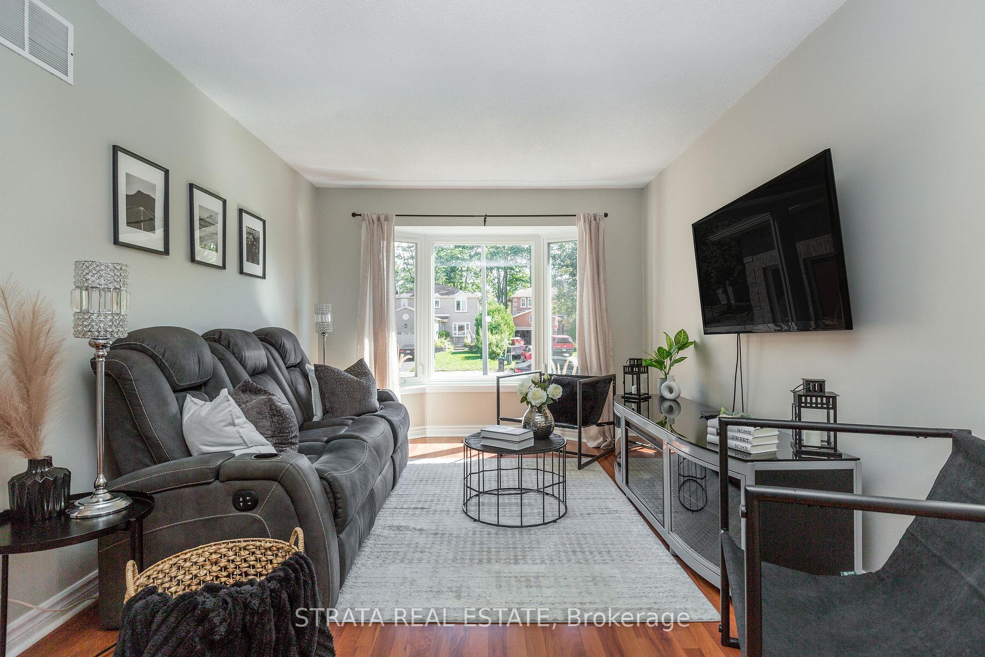 Photo 6 of 22 Mcveigh Drive, Barrie, Northwest — HOMEH