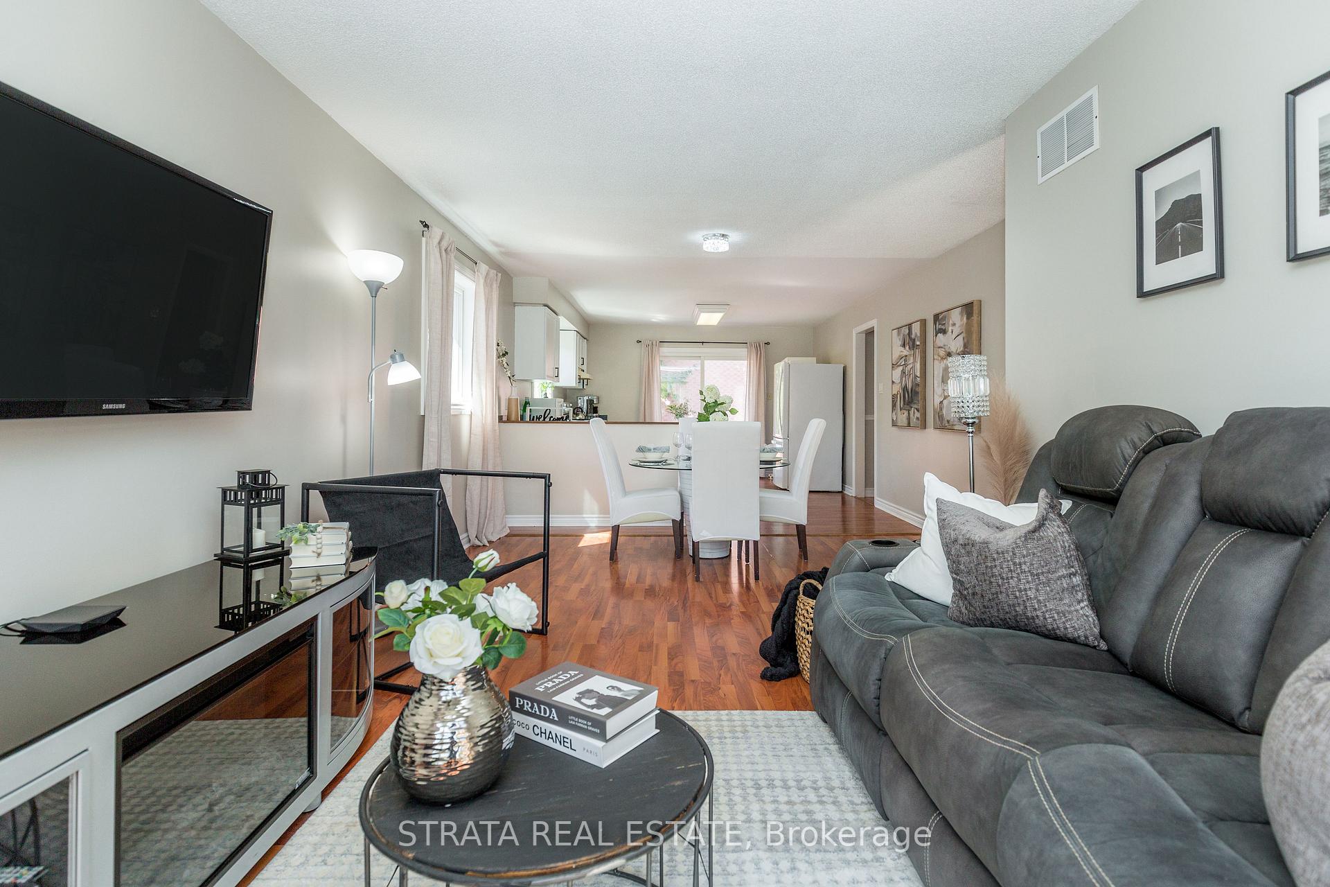 Photo 5 of 22 Mcveigh Drive, Barrie, Northwest — HOMEH