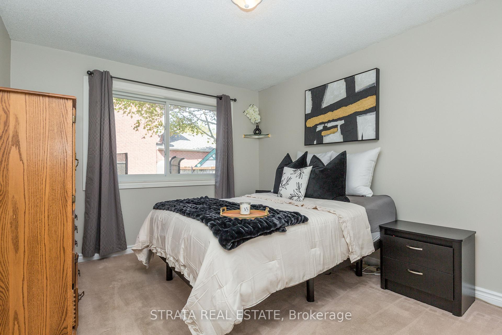 Photo 13 of 22 Mcveigh Drive, Barrie, Northwest — HOMEH