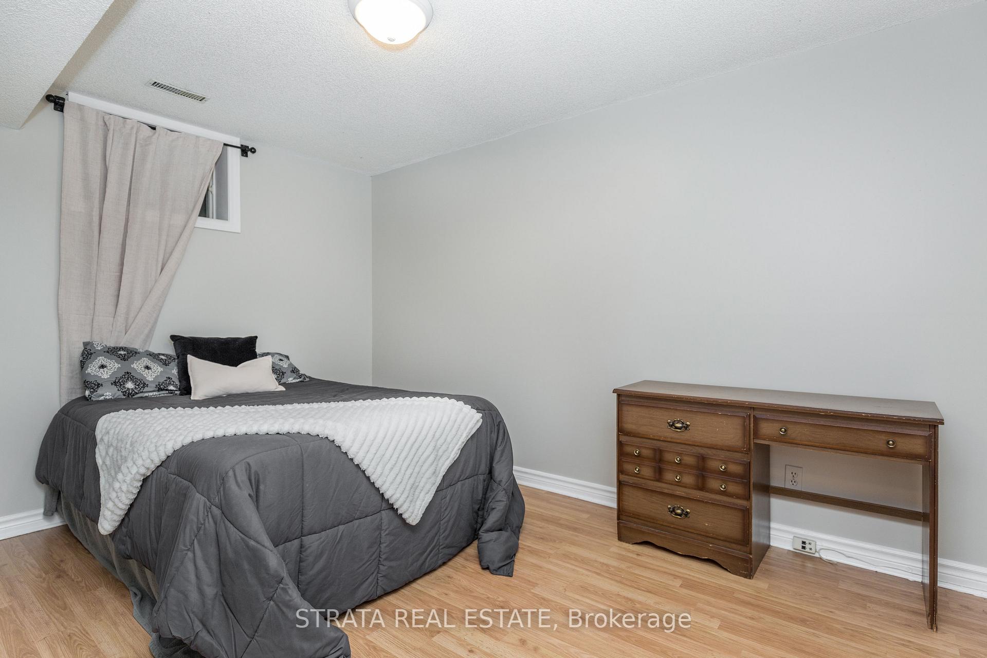 Photo 15 of 22 Mcveigh Drive, Barrie, Northwest — HOMEH