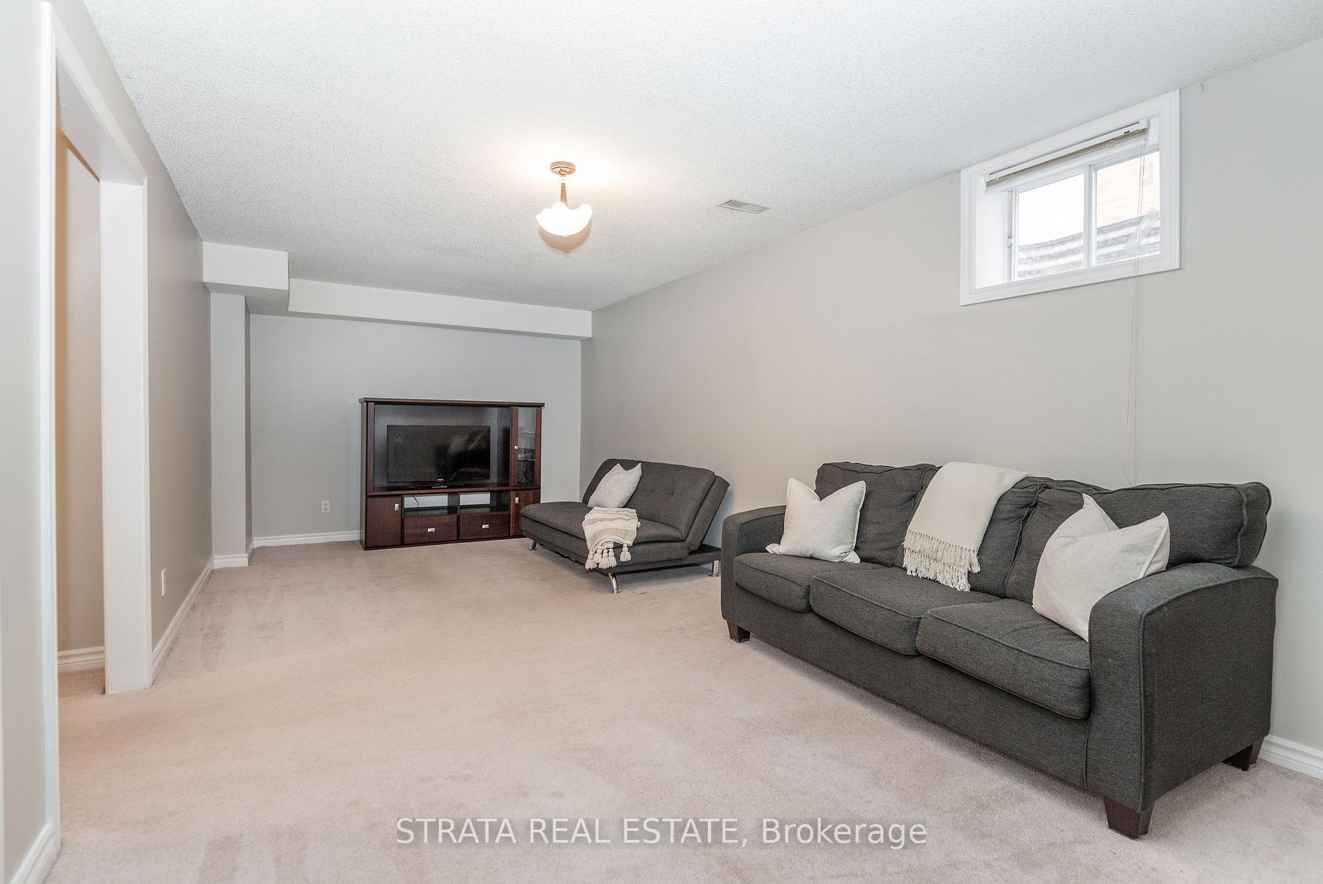 Photo 21 of 22 Mcveigh Drive, Barrie, Northwest — HOMEH