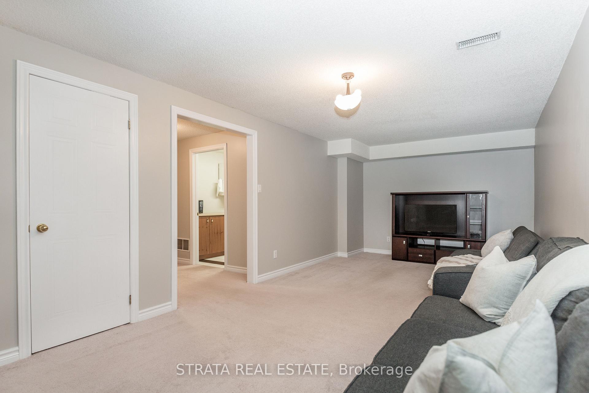 Photo 25 of 22 Mcveigh Drive, Barrie, Northwest — HOMEH