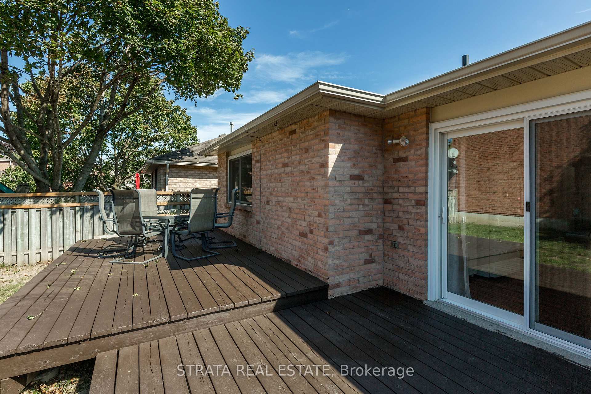 Photo 24 of 22 Mcveigh Drive, Barrie, Northwest — HOMEH