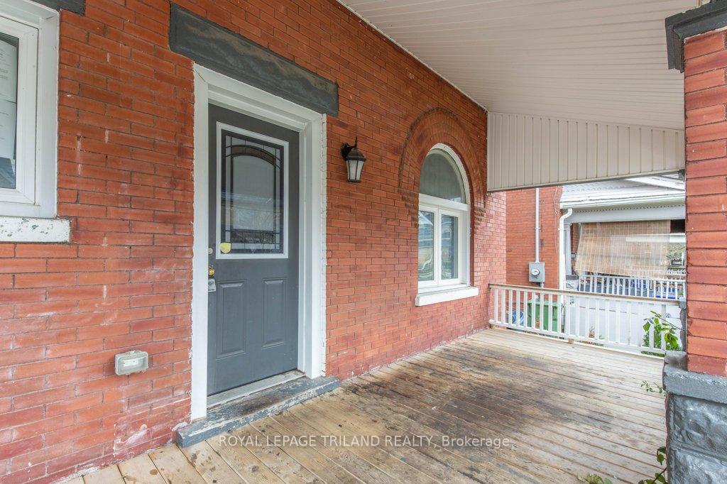 Photo 4 of 35 Metcalfe Street, St. Thomas — HOMEH