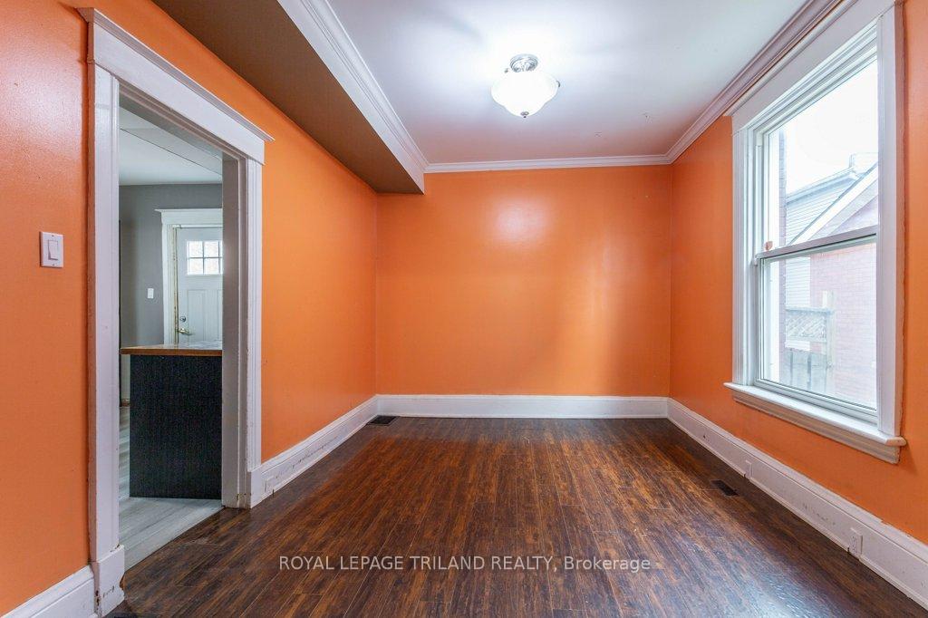Photo 10 of 35 Metcalfe Street, St. Thomas — HOMEH