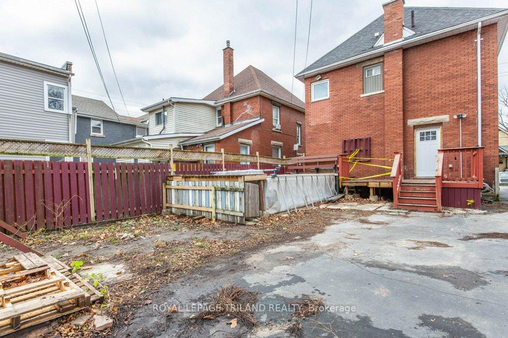 Photo 31 of 35 Metcalfe Street, St. Thomas — HOMEH
