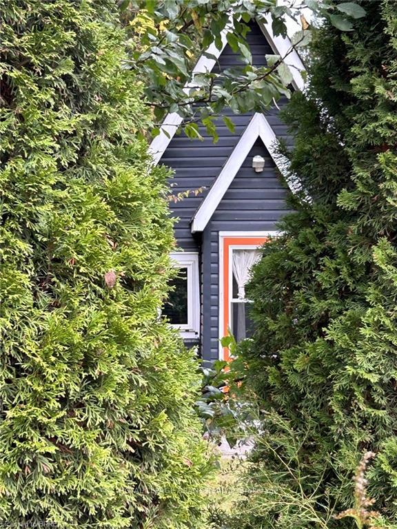 Photo 2 of 1 Otto Lane, Hamilton, Rural Flamborough — HOMEH