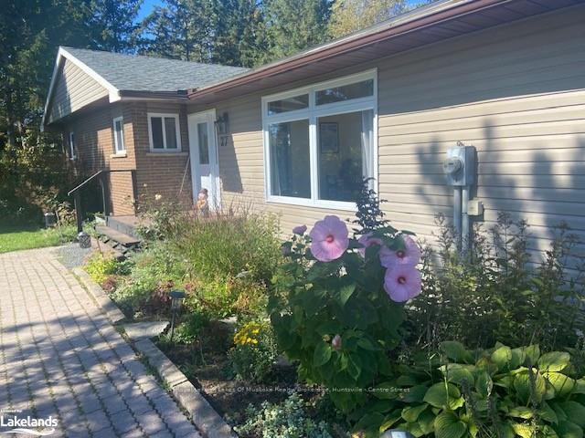 Photo 1 of 27 John Street, Burk's Falls — HOMEH