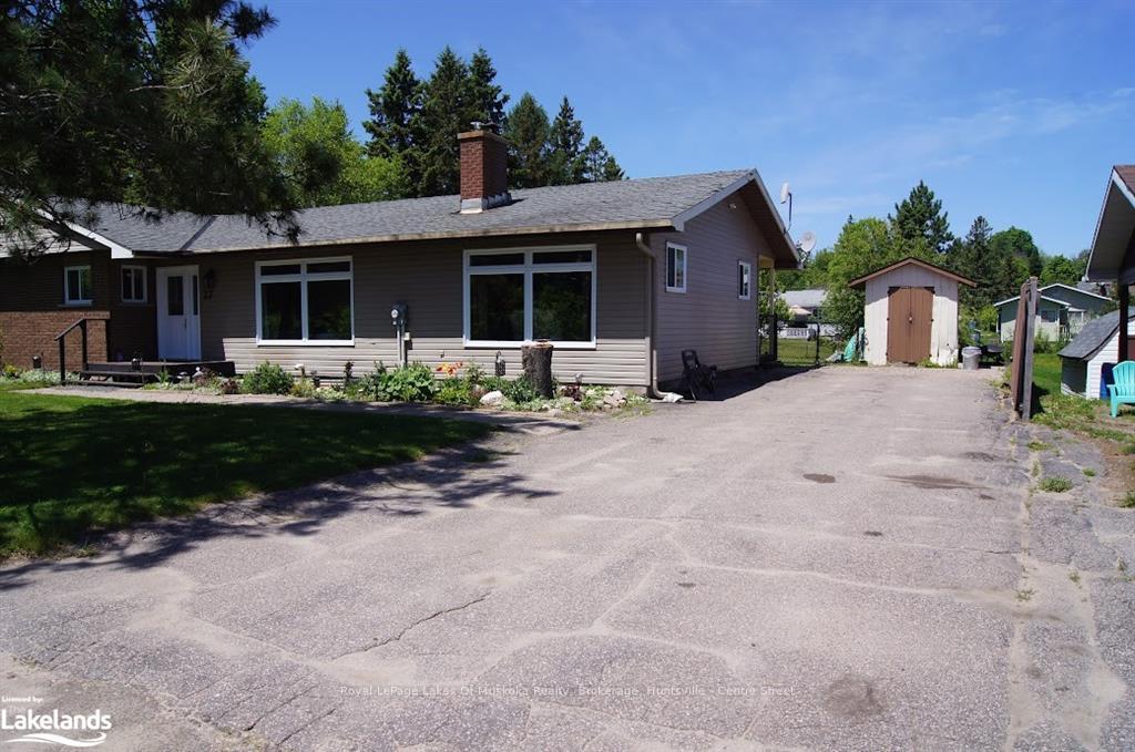 Photo 4 of 27 John Street, Burk's Falls — HOMEH