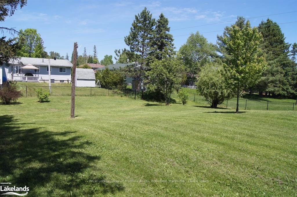 Photo 8 of 27 John Street, Burk's Falls — HOMEH