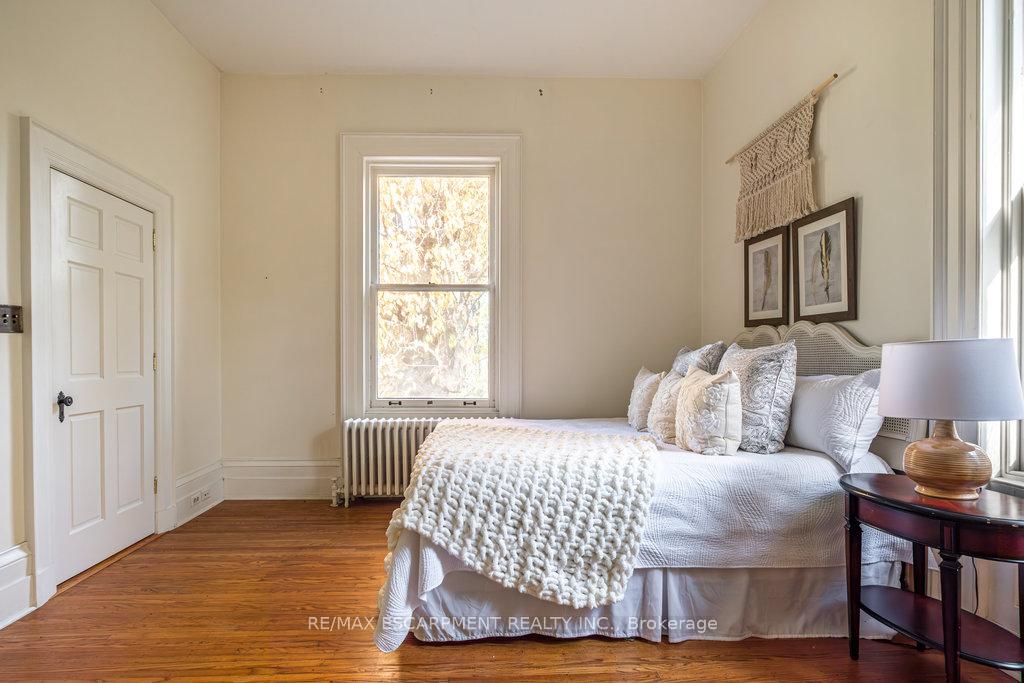 Photo 31 of 30 South Street W, Hamilton, Dundas — HOMEH