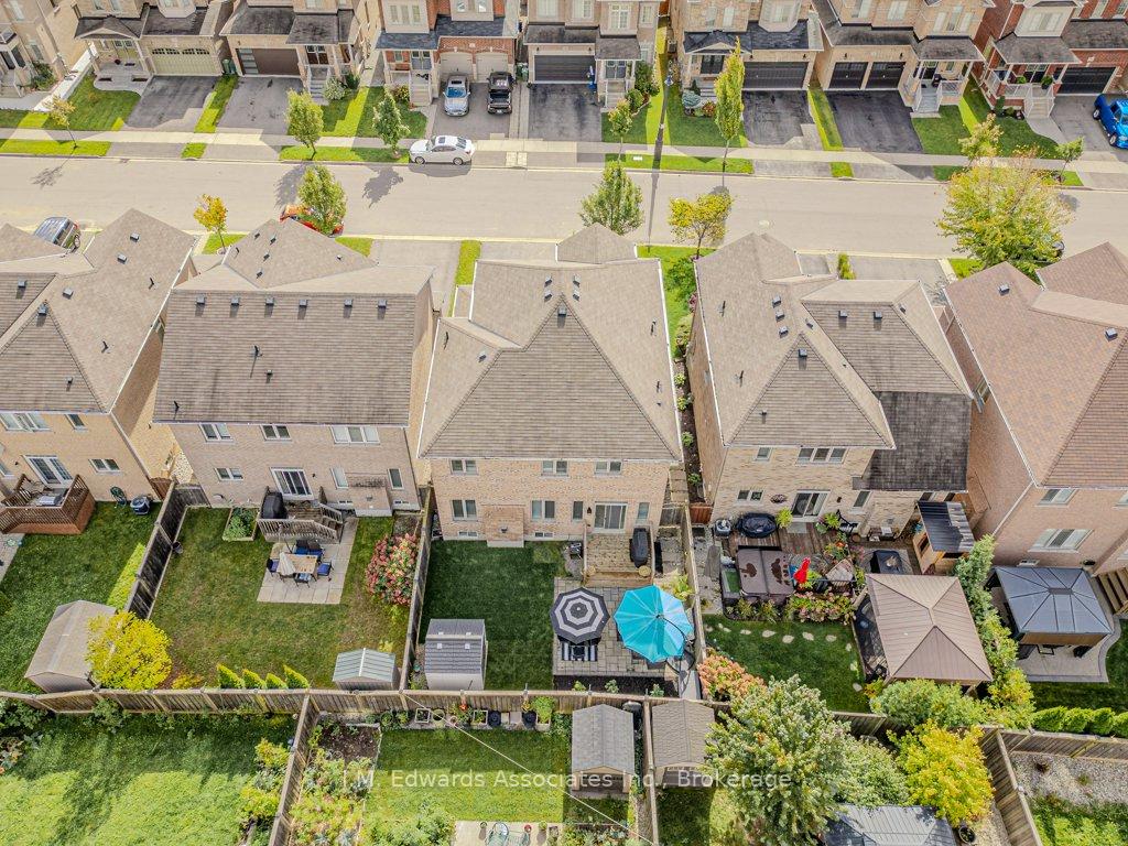 Photo 4 of 139 Humphrey Street, Hamilton, Waterdown — HOMEH
