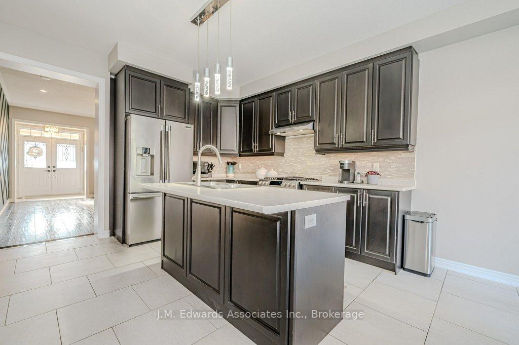 Photo 9 of 139 Humphrey Street, Hamilton, Waterdown — HOMEH