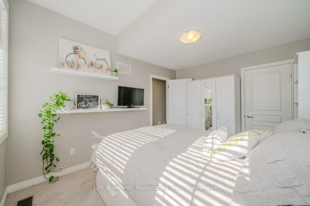 Photo 26 of 139 Humphrey Street, Hamilton, Waterdown — HOMEH