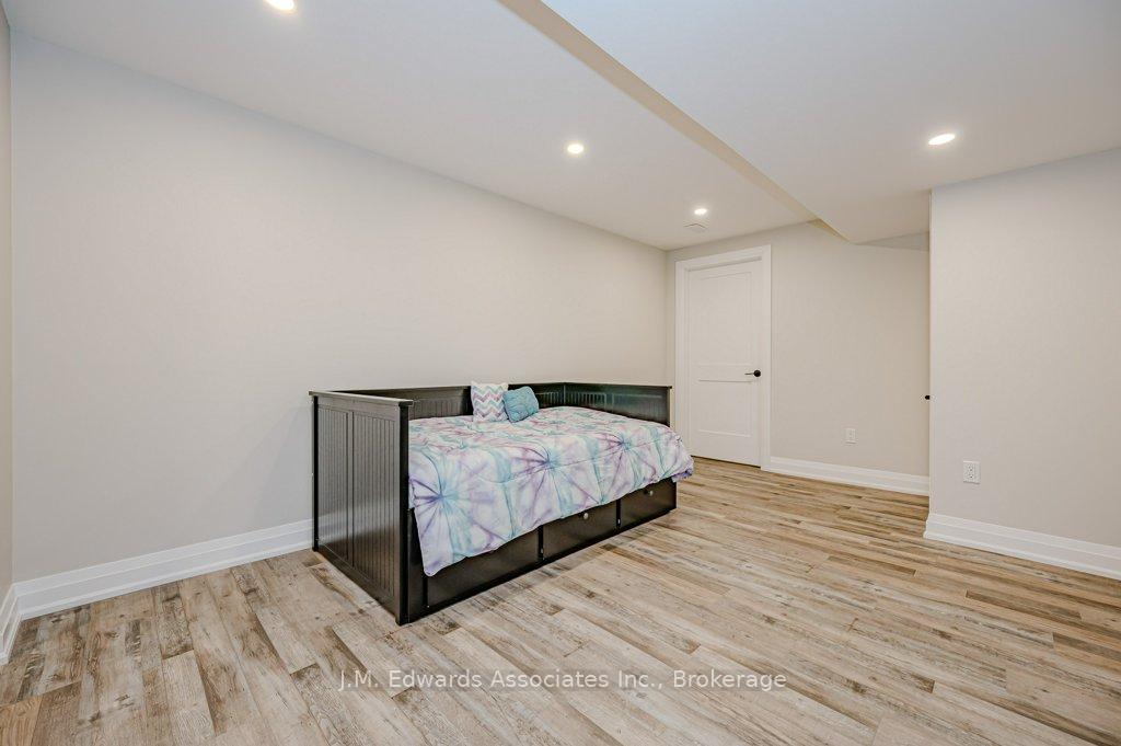 Photo 33 of 139 Humphrey Street, Hamilton, Waterdown — HOMEH