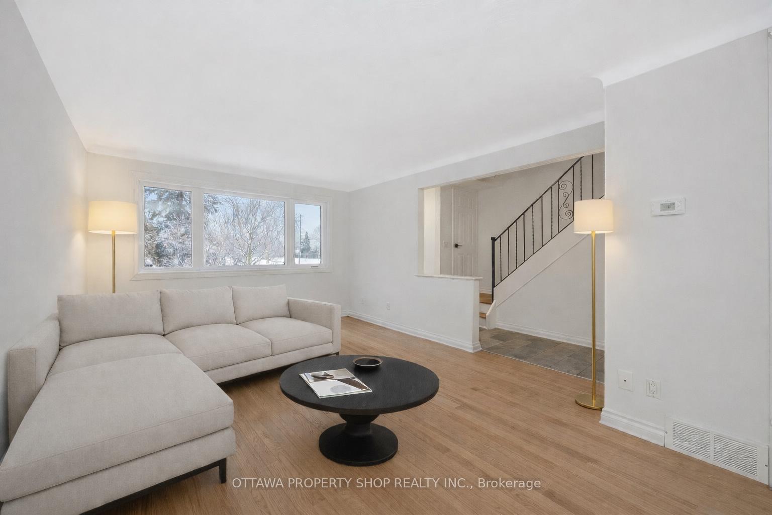 Photo 2 of 674 Hastings Avenue, Ottawa, Elmvale Acres — HOMEH