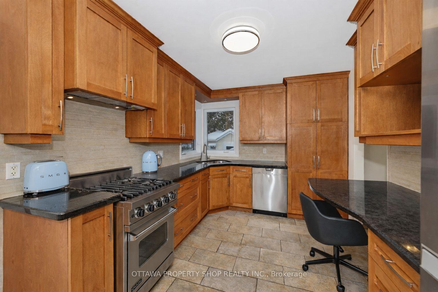 Photo 4 of 674 Hastings Avenue, Ottawa, Elmvale Acres — HOMEH