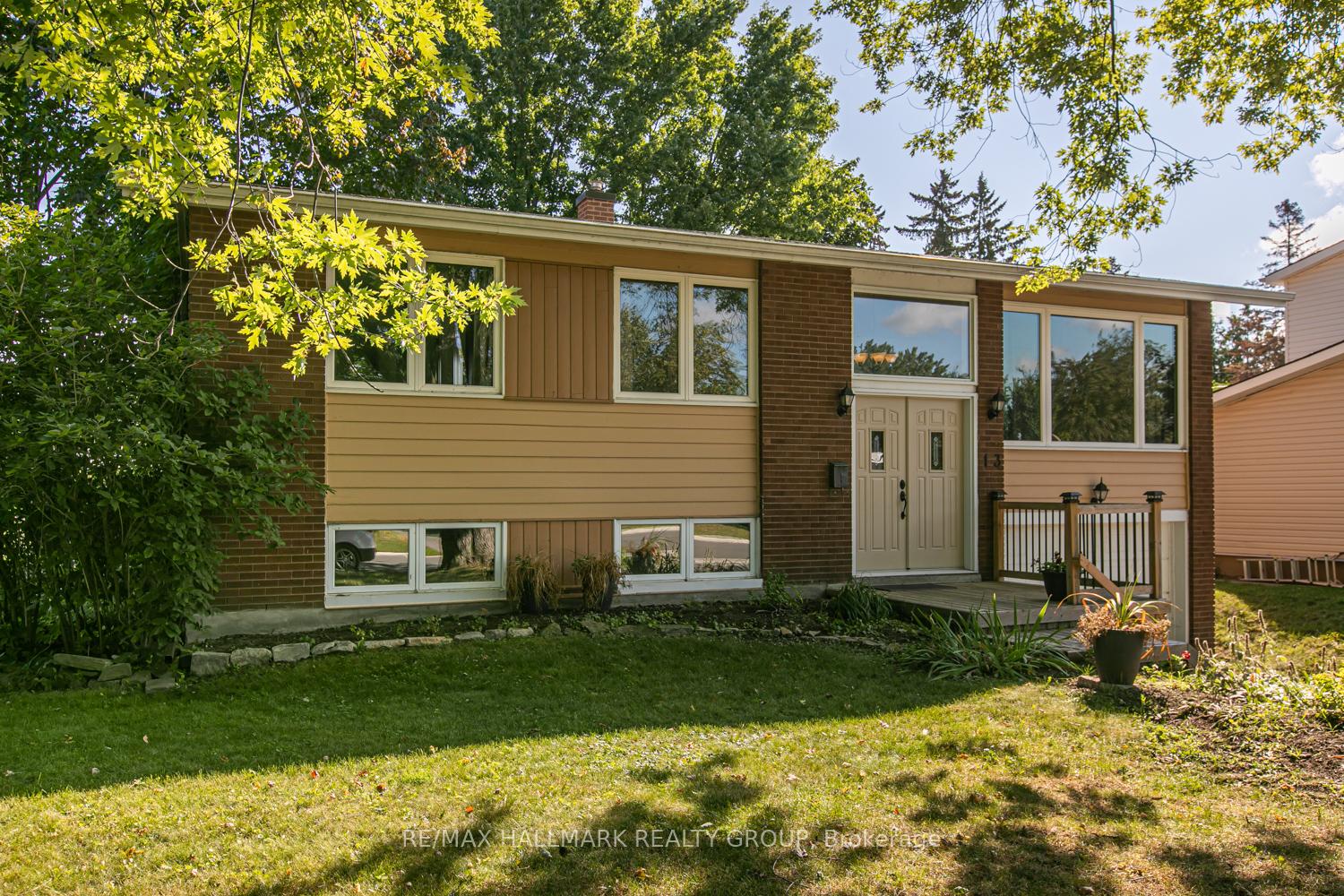 Photo 2 of 13 Bedale Drive, Ottawa, Crystal Beach — HOMEH