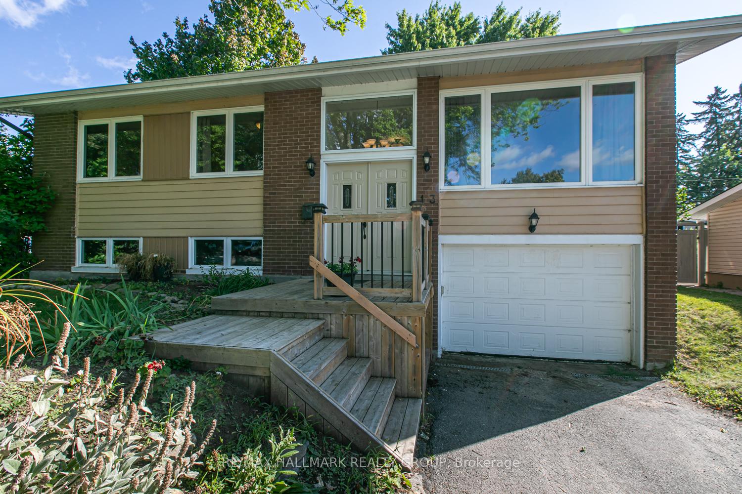 Photo 3 of 13 Bedale Drive, Ottawa, Crystal Beach — HOMEH