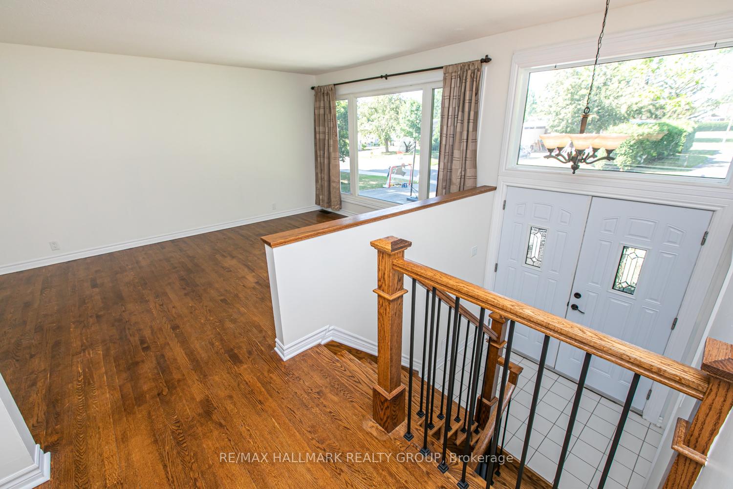 Photo 7 of 13 Bedale Drive, Ottawa, Crystal Beach — HOMEH