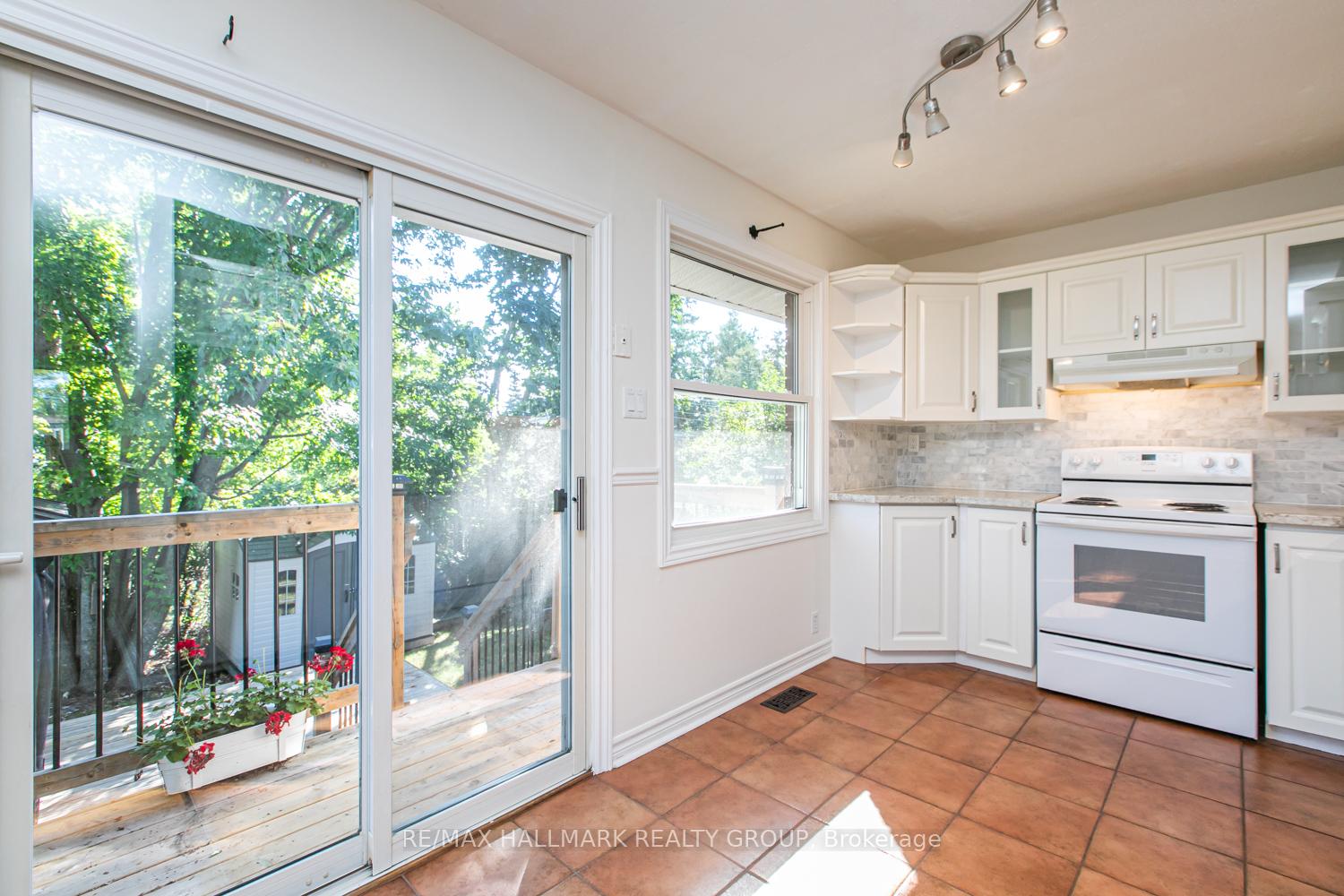 Photo 14 of 13 Bedale Drive, Ottawa, Crystal Beach — HOMEH
