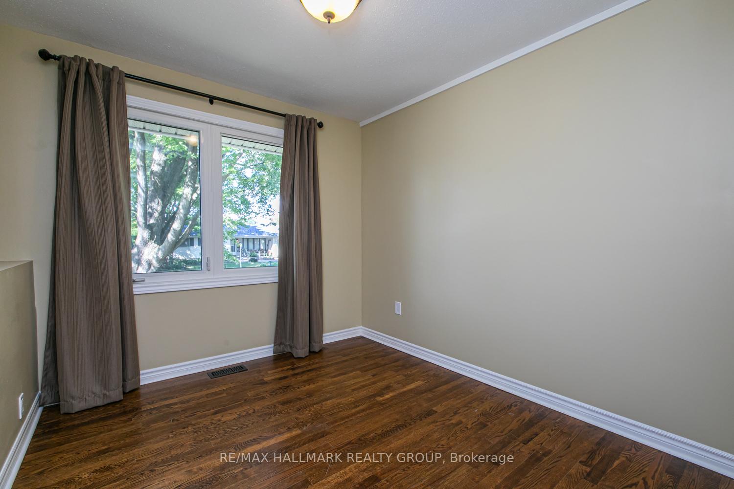 Photo 20 of 13 Bedale Drive, Ottawa, Crystal Beach — HOMEH