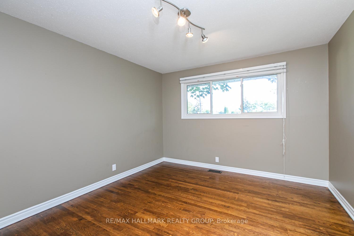 Photo 19 of 13 Bedale Drive, Ottawa, Crystal Beach — HOMEH