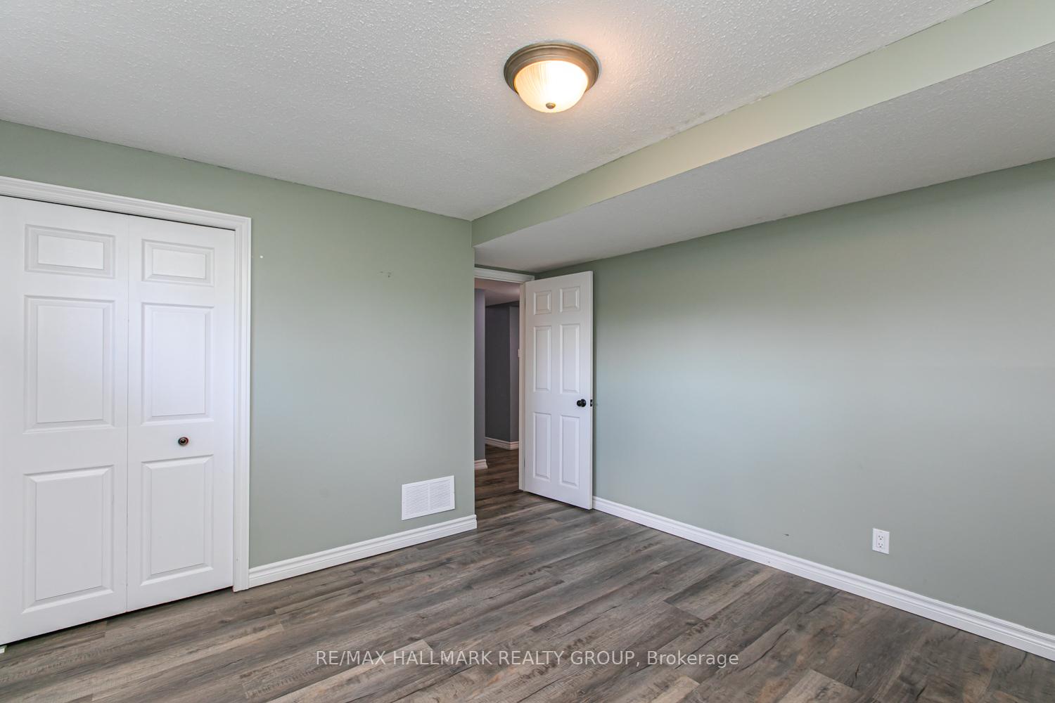 Photo 23 of 13 Bedale Drive, Ottawa, Crystal Beach — HOMEH