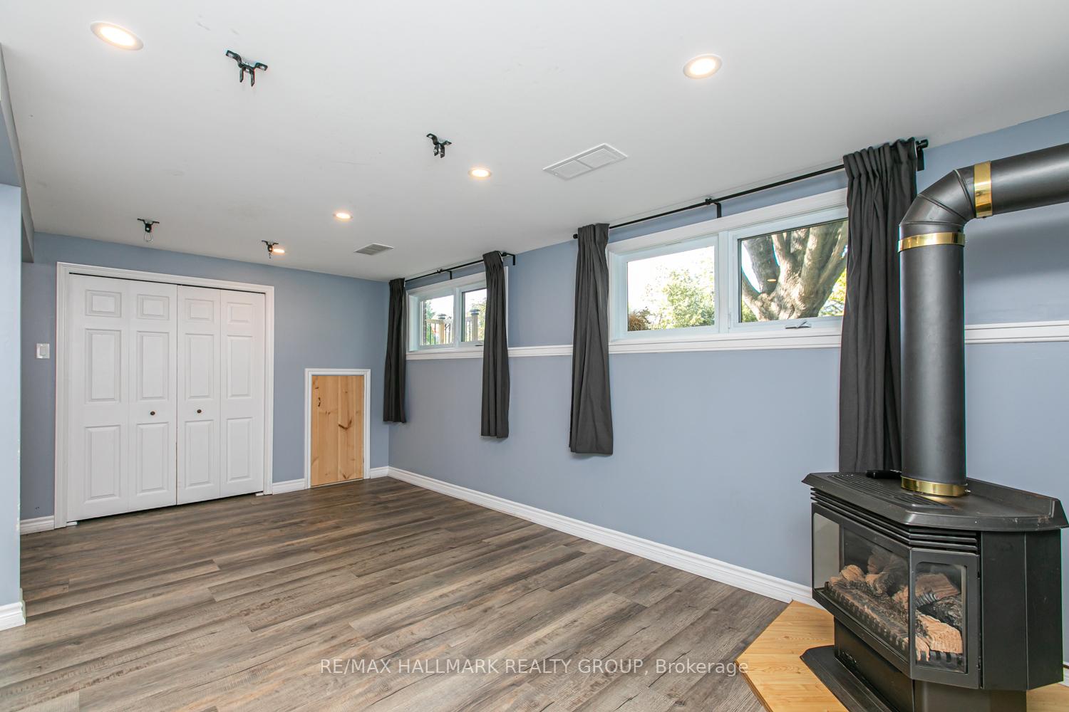 Photo 28 of 13 Bedale Drive, Ottawa, Crystal Beach — HOMEH