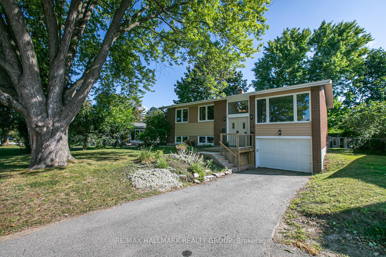 Photo 38 of 13 Bedale Drive, Ottawa, Crystal Beach — HOMEH
