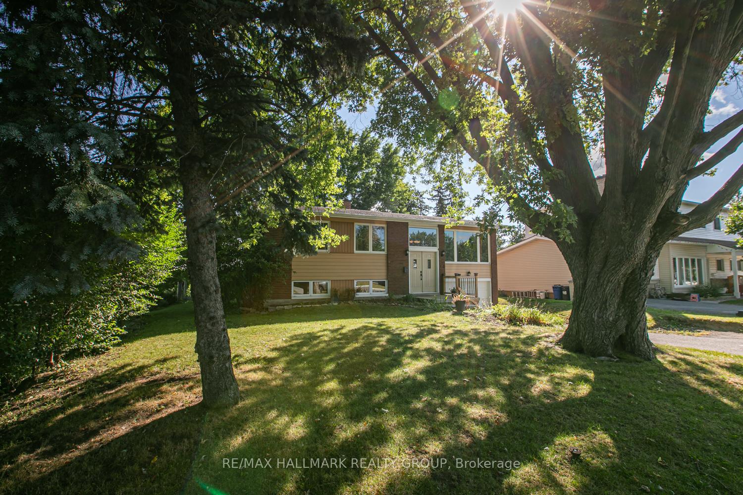Photo 41 of 13 Bedale Drive, Ottawa, Crystal Beach — HOMEH