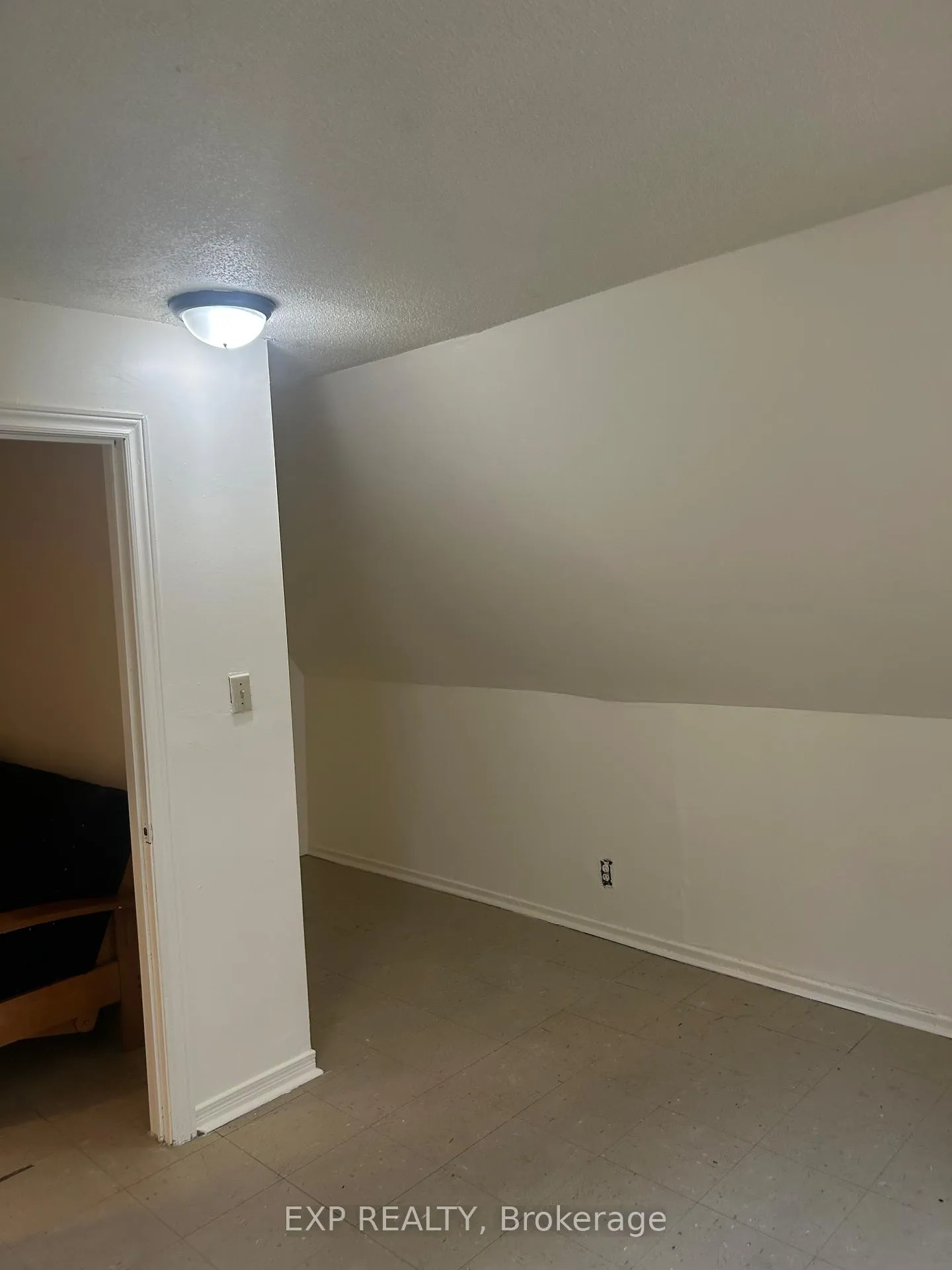Photo 5 of 263 dundas Street E, Toronto, Moss Park — HOMEH