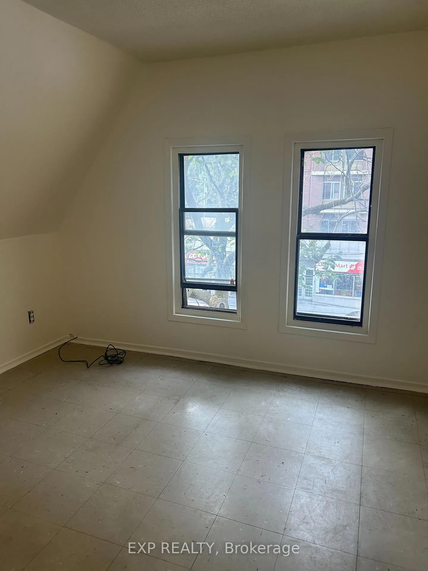Photo 7 of 263 dundas Street E, Toronto, Moss Park — HOMEH