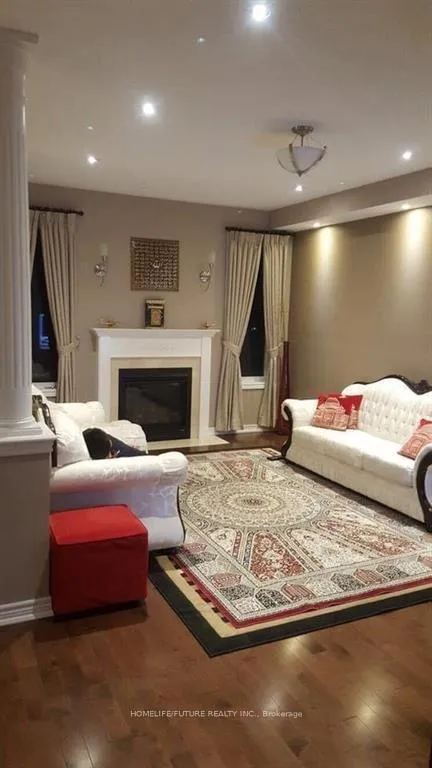 Photo 3 of 135 Stonechurch Crescent, Markham, Box Grove — HOMEH
