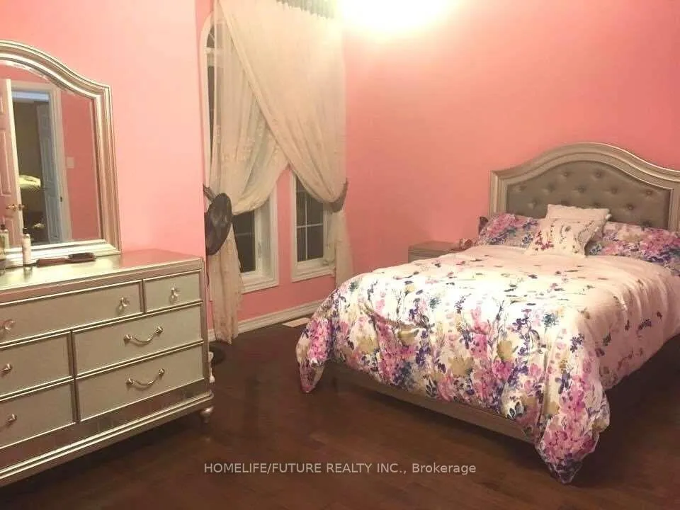 Photo 9 of 135 Stonechurch Crescent, Markham, Box Grove — HOMEH