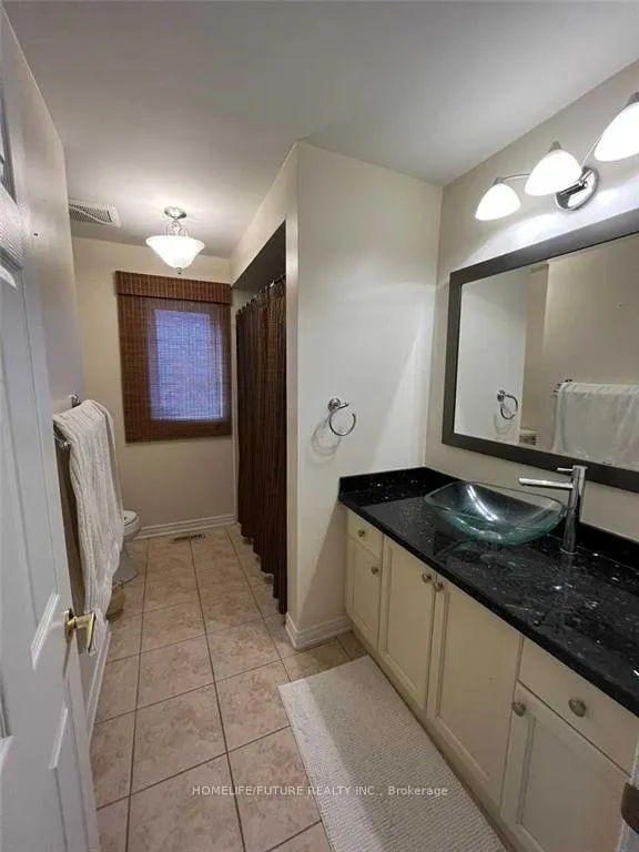 Photo 11 of 135 Stonechurch Crescent, Markham, Box Grove — HOMEH