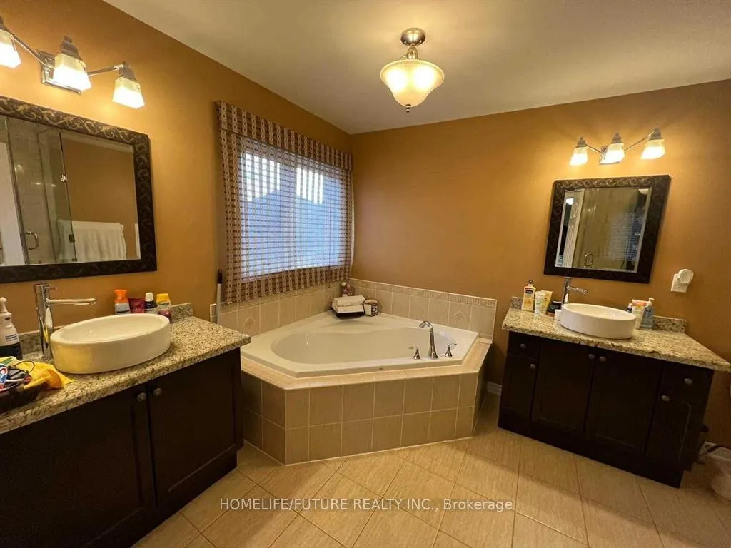 Photo 13 of 135 Stonechurch Crescent, Markham, Box Grove — HOMEH