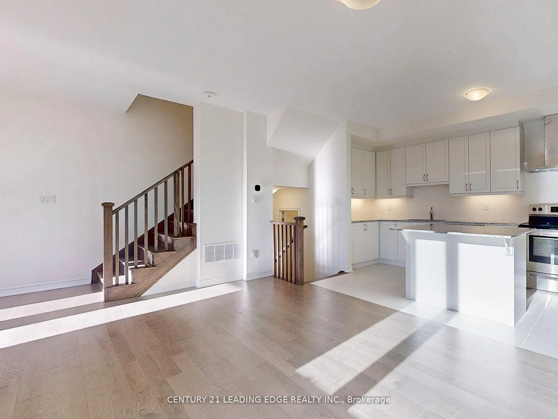 Photo 8 of 10 Thomas Frisby Jr Crescent, Markham, Victoria Square — HOMEH