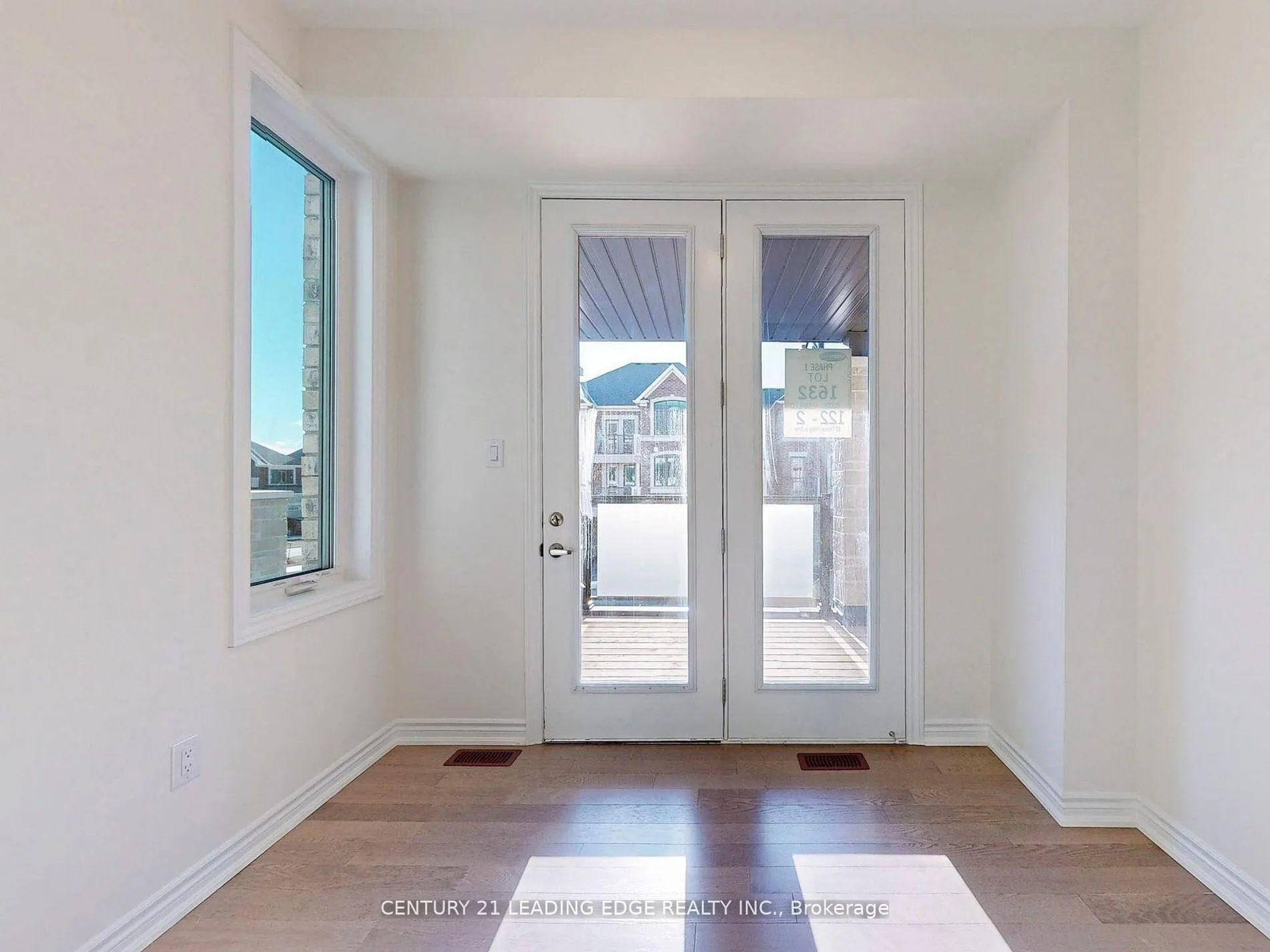 Photo 13 of 10 Thomas Frisby Jr Crescent, Markham, Victoria Square — HOMEH