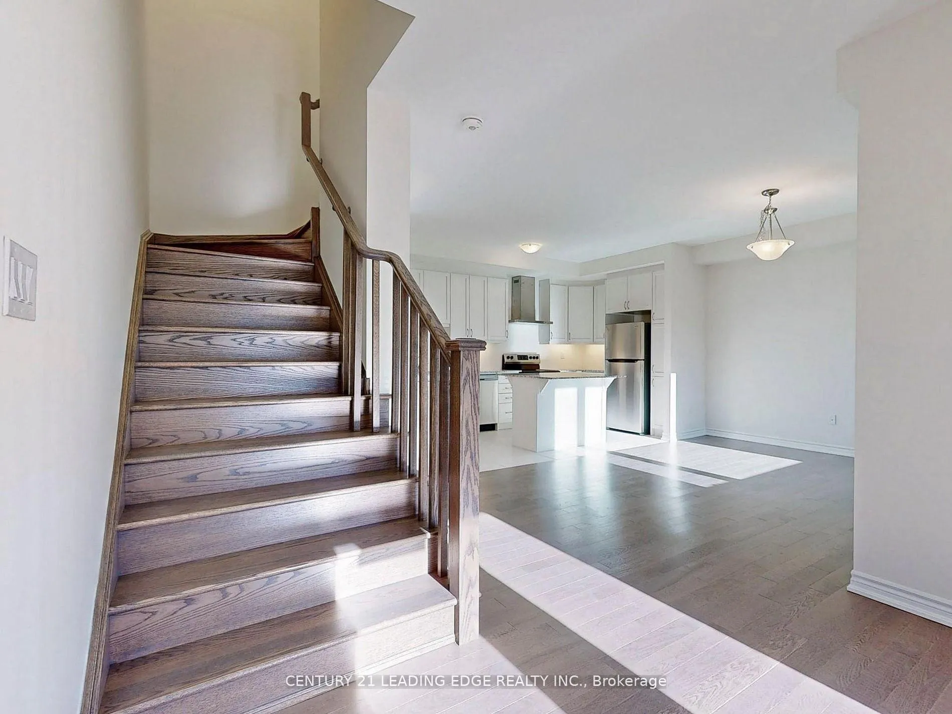 Photo 16 of 10 Thomas Frisby Jr Crescent, Markham, Victoria Square — HOMEH