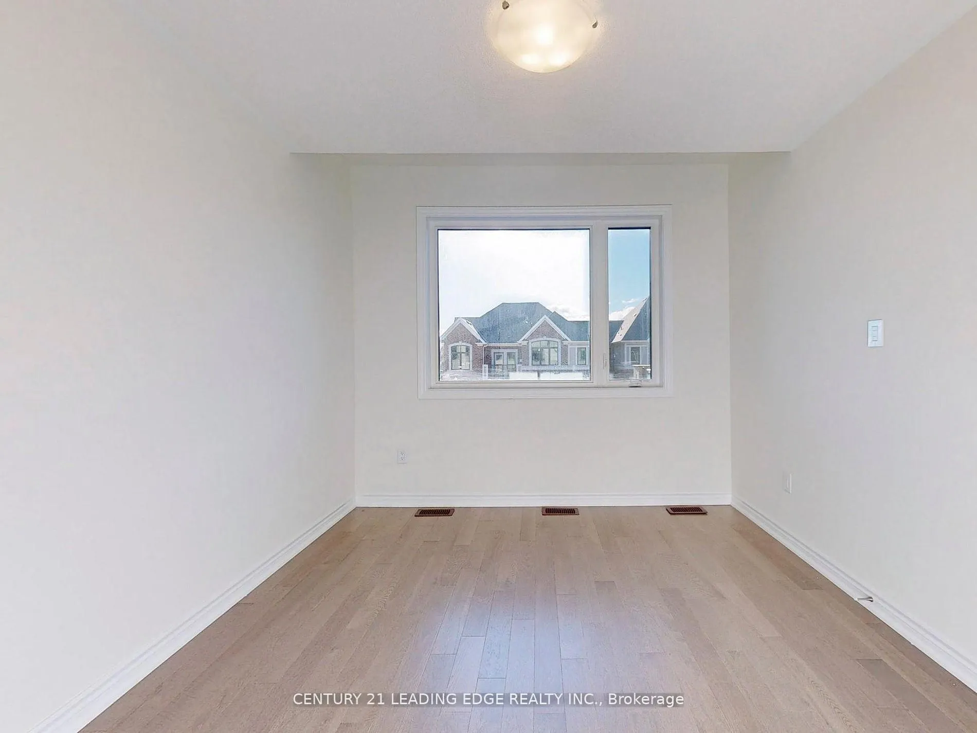Photo 18 of 10 Thomas Frisby Jr Crescent, Markham, Victoria Square — HOMEH