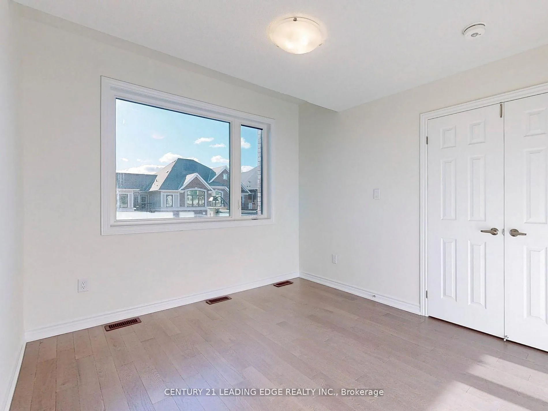 Photo 19 of 10 Thomas Frisby Jr Crescent, Markham, Victoria Square — HOMEH