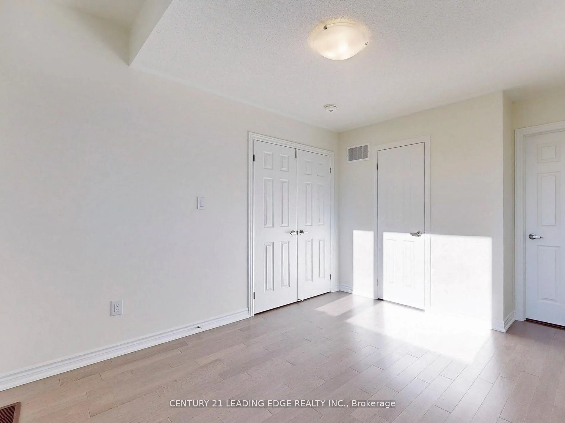 Photo 20 of 10 Thomas Frisby Jr Crescent, Markham, Victoria Square — HOMEH