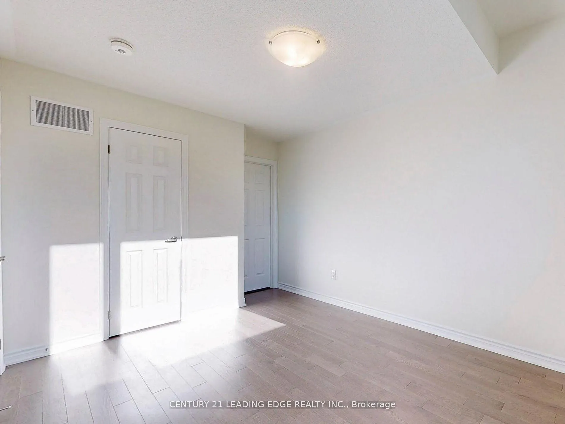 Photo 21 of 10 Thomas Frisby Jr Crescent, Markham, Victoria Square — HOMEH
