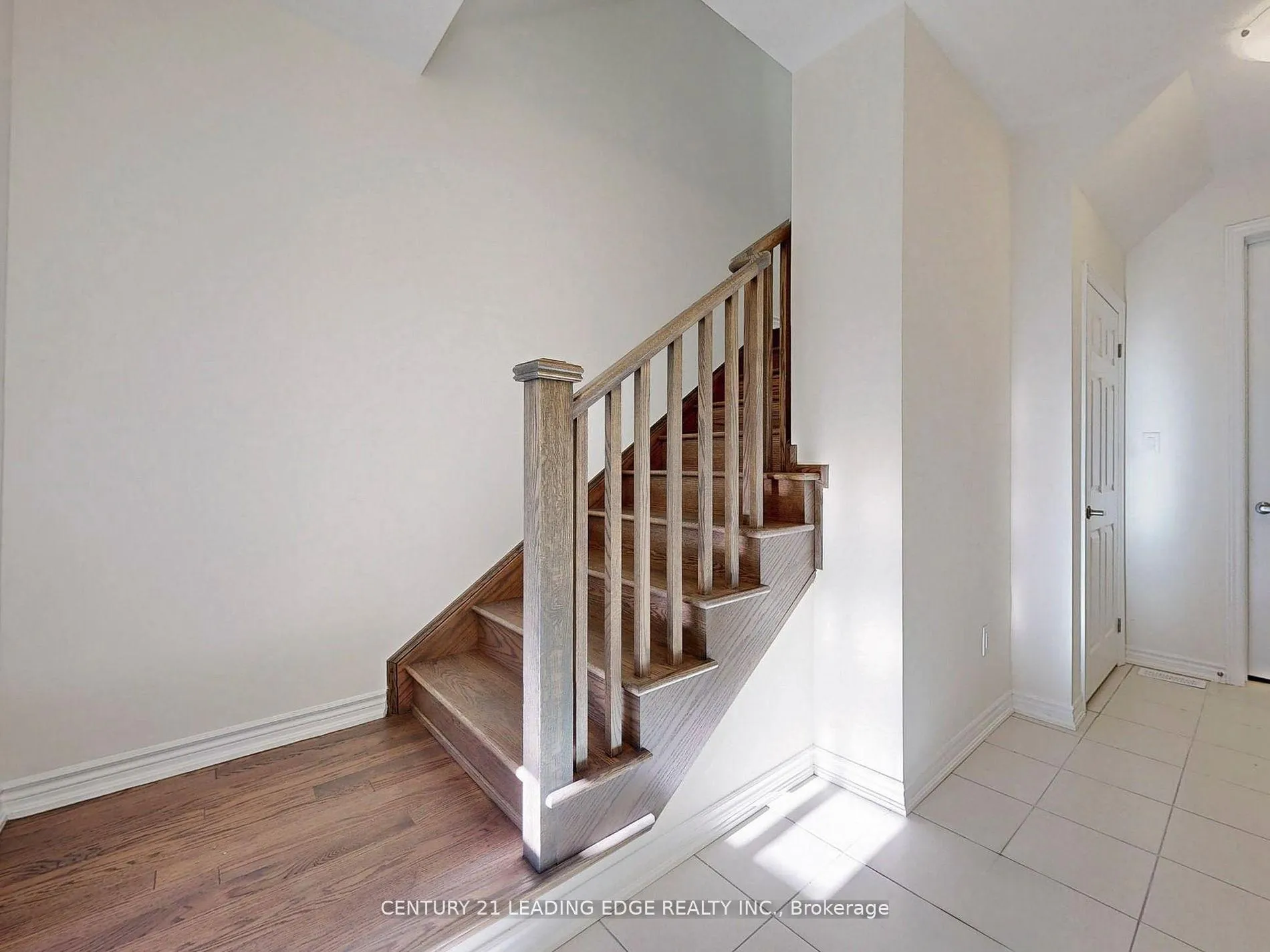 Photo 28 of 10 Thomas Frisby Jr Crescent, Markham, Victoria Square — HOMEH