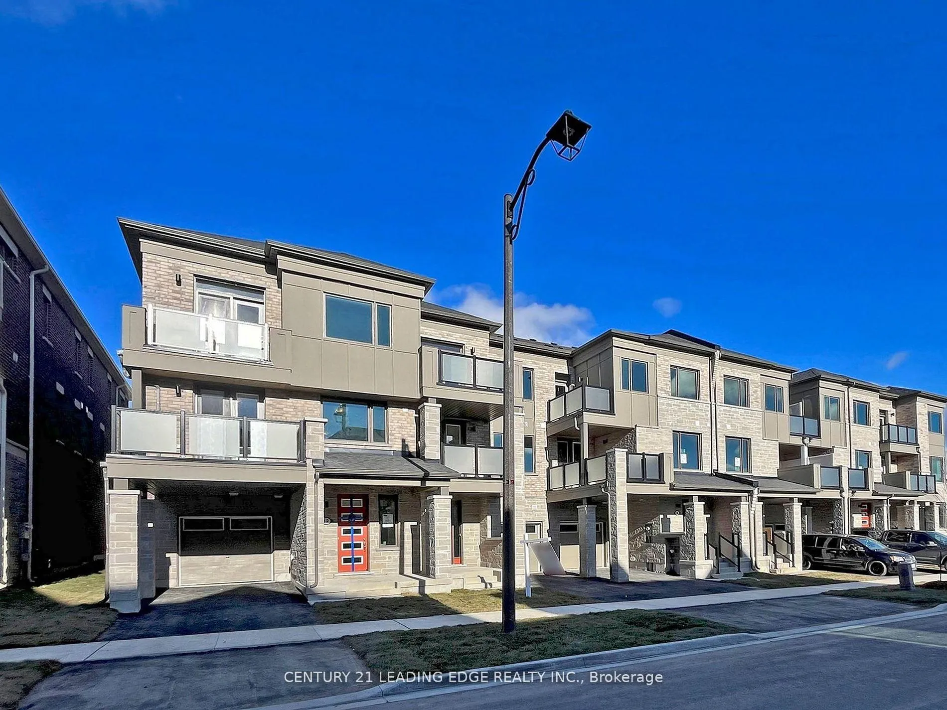 Photo 40 of 10 Thomas Frisby Jr Crescent, Markham, Victoria Square — HOMEH