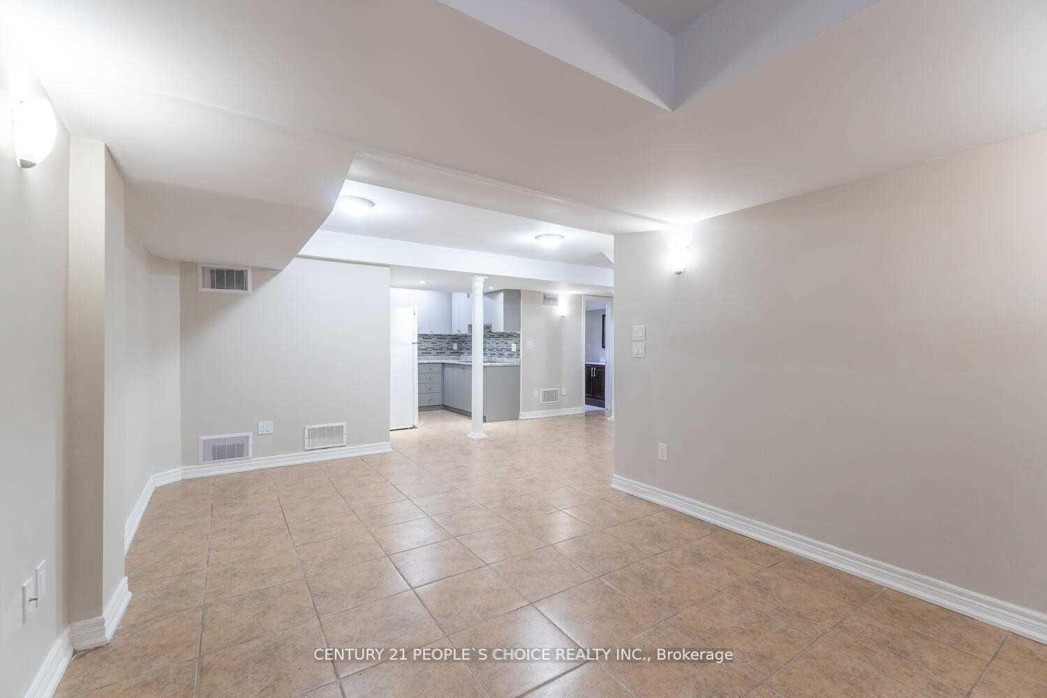 Front of Unit Lower, 52 Whitewash Way