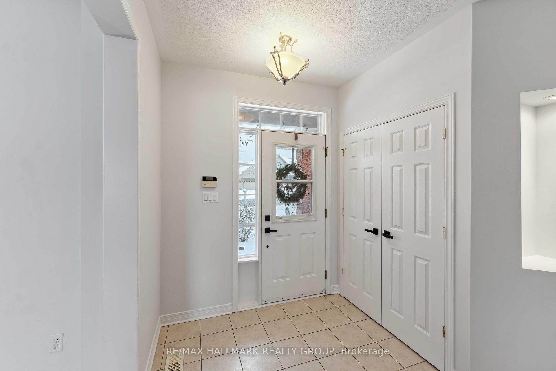 Photo 24 of 115 Kittiwake Drive S, Ottawa, Stittsville (North) — HOMEH