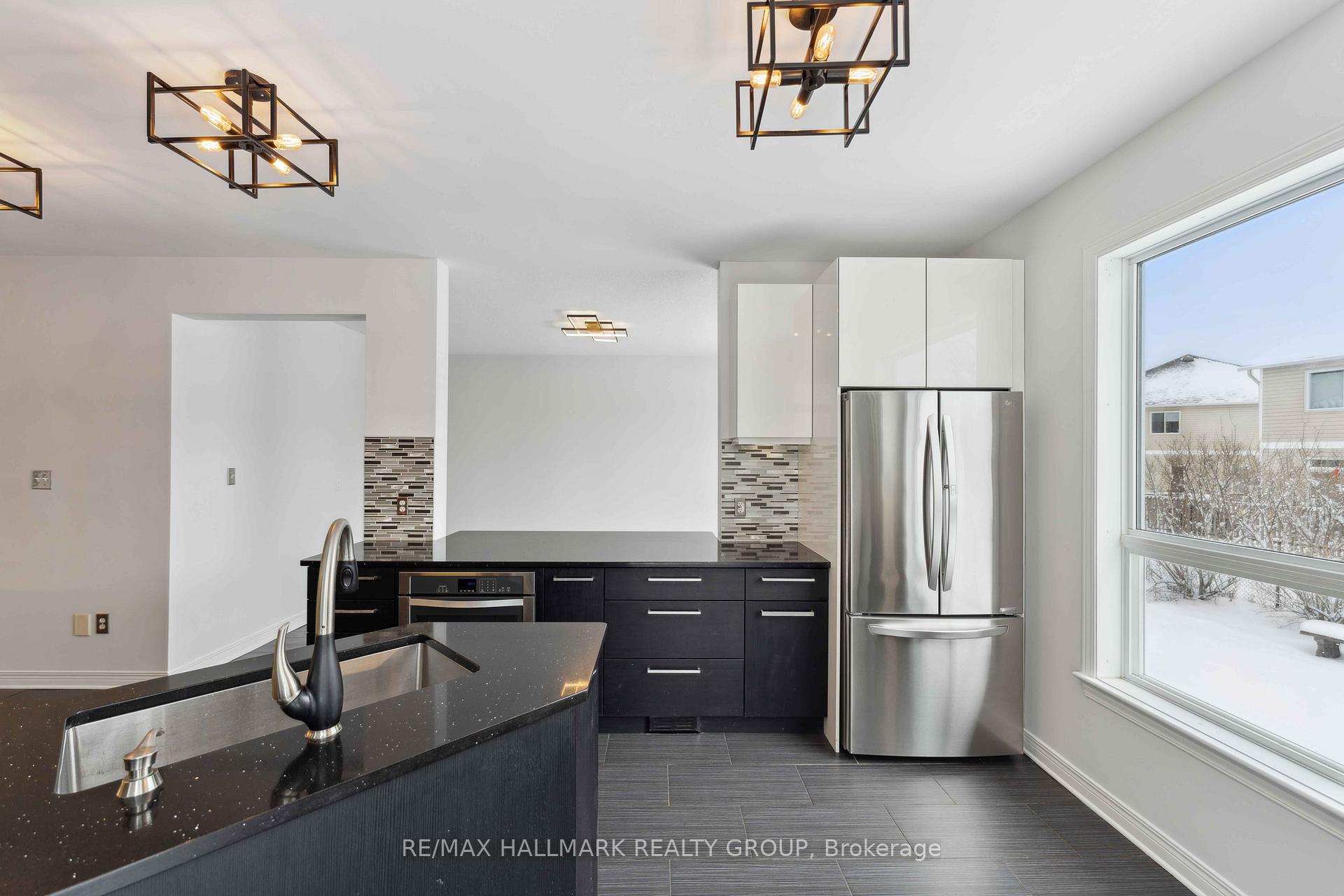 Photo 33 of 115 Kittiwake Drive S, Ottawa, Stittsville (North) — HOMEH
