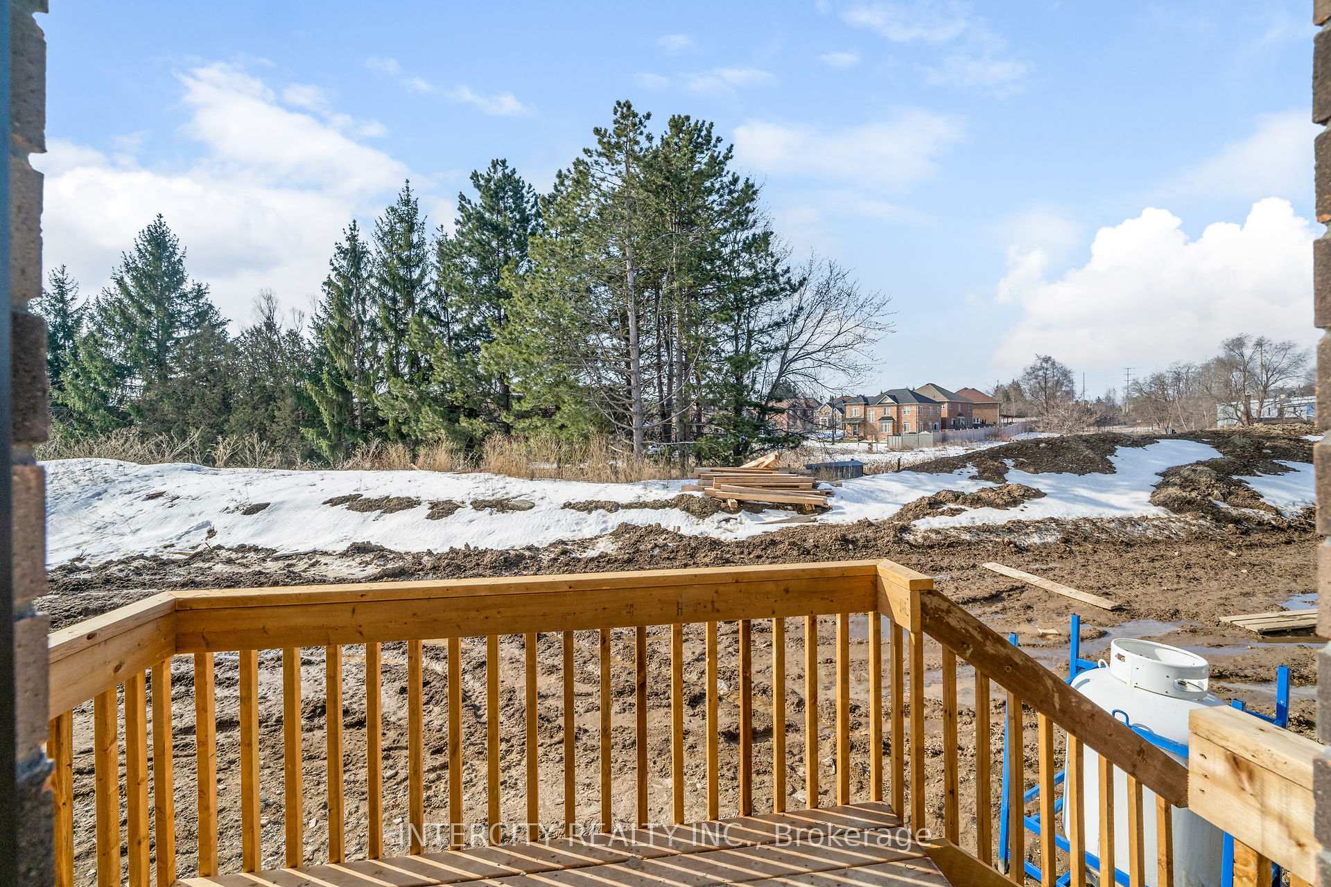 Photo 5 of Unit 38, 12 Queenpost Drive, Brampton, Credit Valley — HOMEH